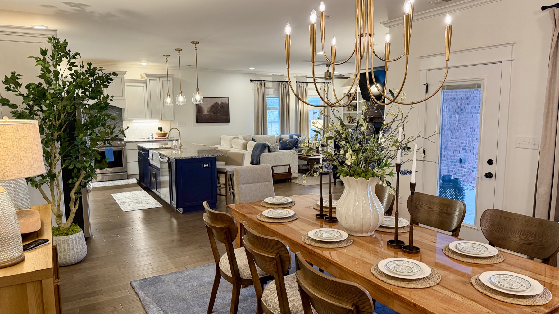 Dining room after the Nelson Home & Company transformation