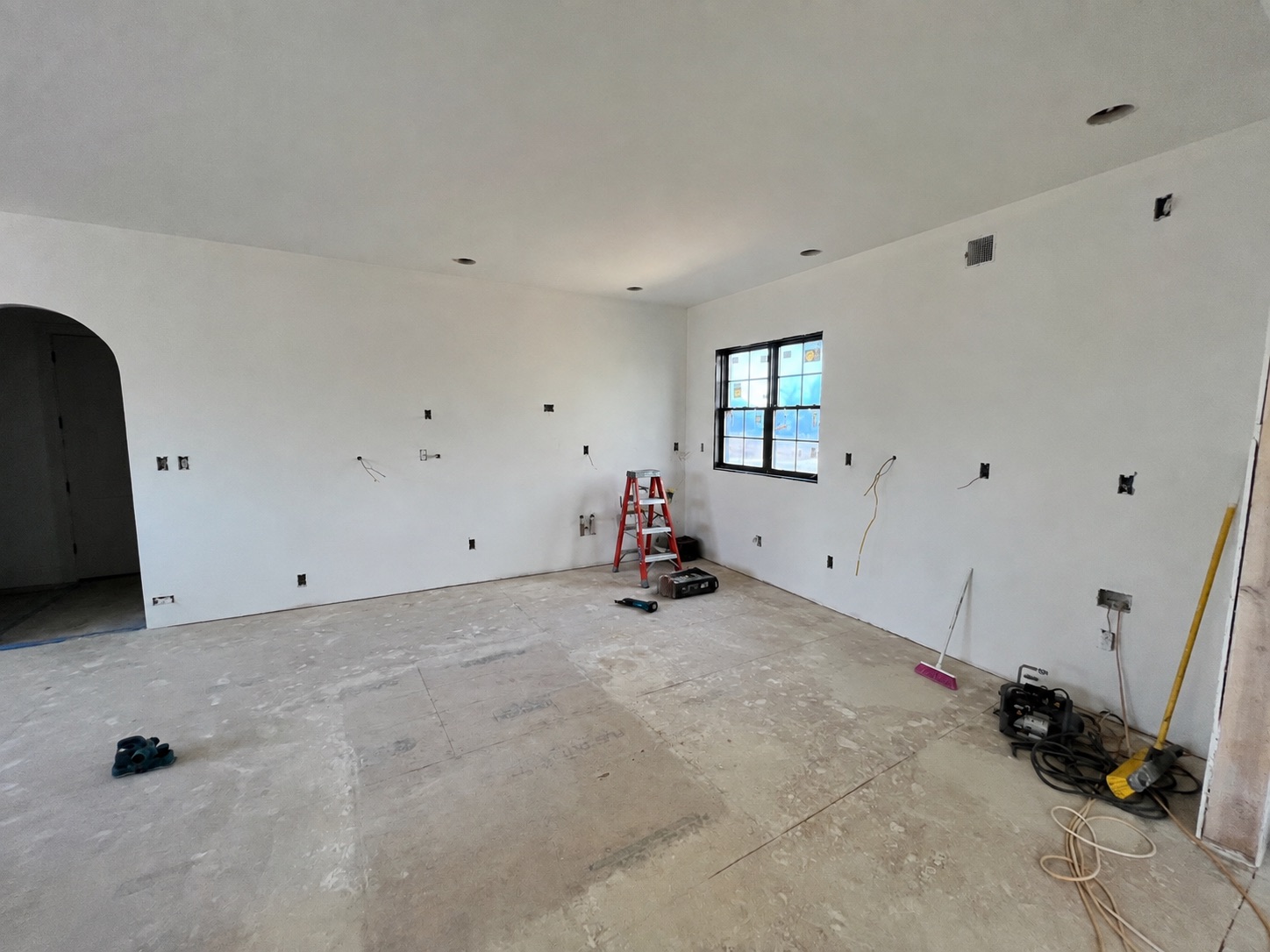 Kitchen before the Nelson Home & Company remodel